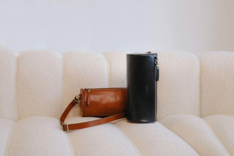 Bobbi Bucket Bag Midi - Black Apple Leather
