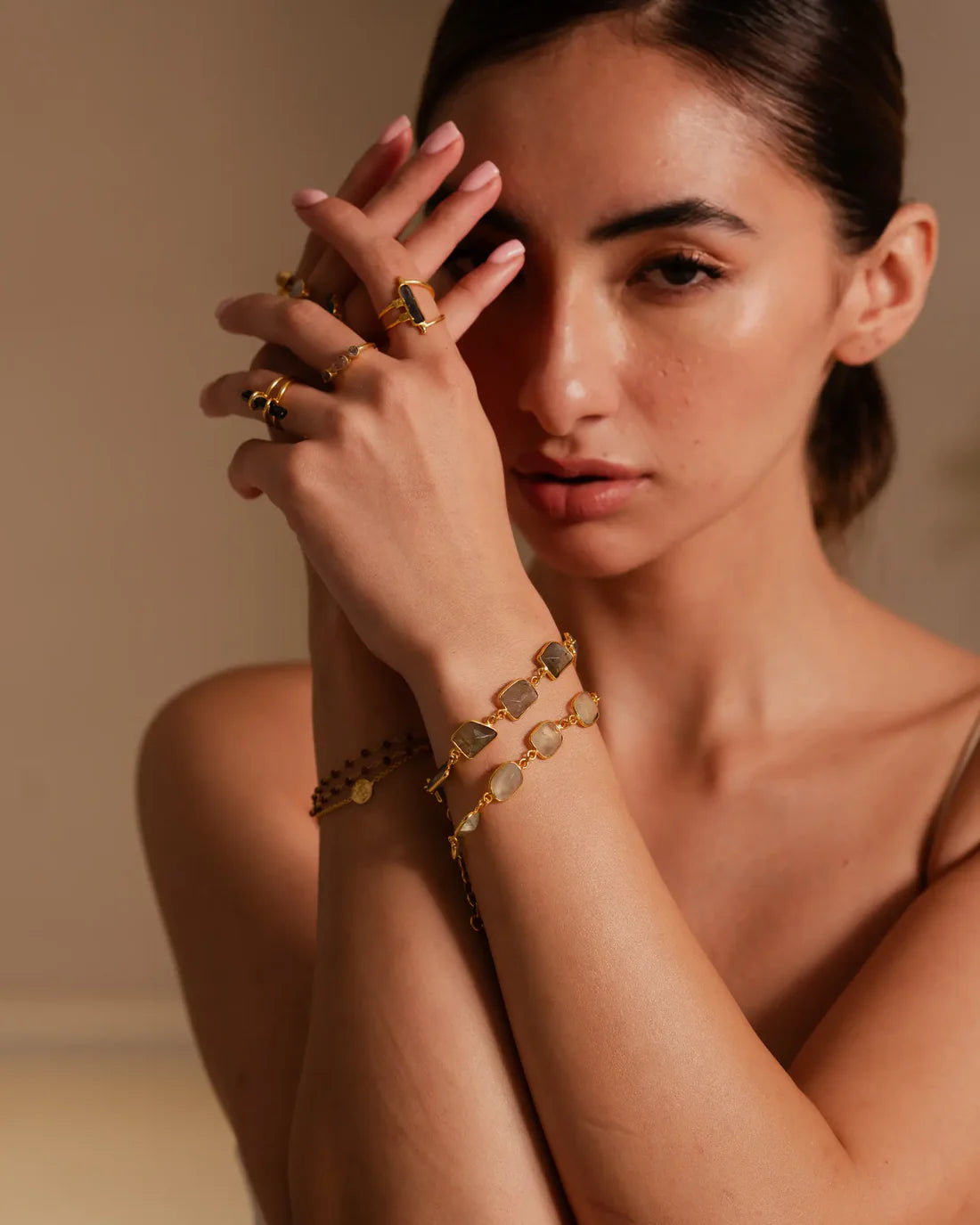 Ekadori Studio - Bracelet - Rati Knots - Black Labradorite - Lifestyle Cut 3